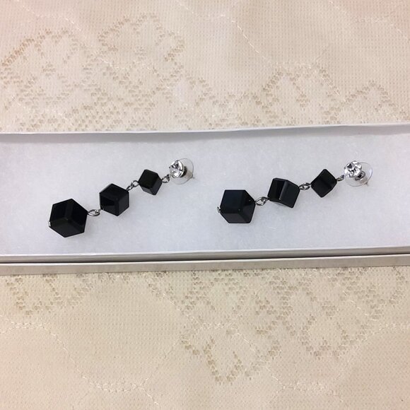 NEW Handcrafted Black Beads Drop Earrings Women Fashion Jewelry Gifts - Picture 2 of 4